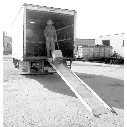 Passerelles en aluminium a/dessus perfor&eacute; &agrave; rainures, Capacit&eacute; de 1500 lb, 26" la x 12' lo Nassau Supply
