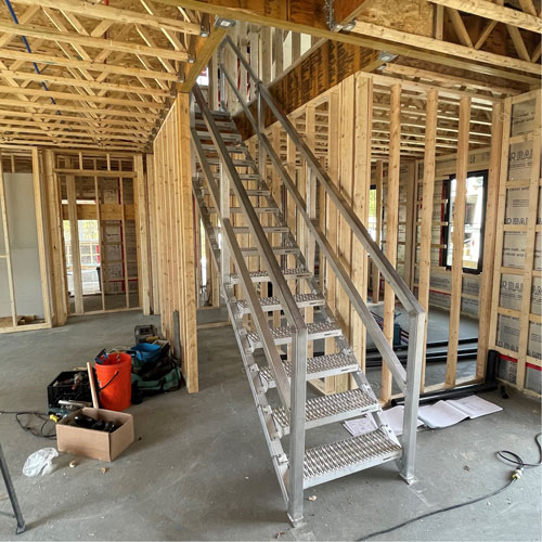 Escalier Smartstairs t&eacute;lescopique &agrave; 3-5 marches en aluminium Nassau Supply