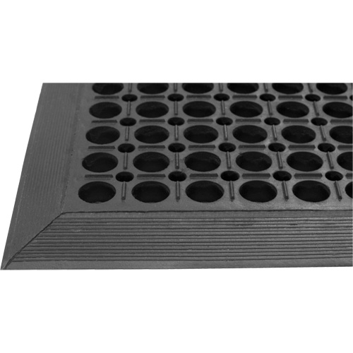 Tapis de s&eacute;rie Competitor, &agrave; fentes, 3' x 5' x 7/8", Noir, Caoutchouc naturel Nassau Supply