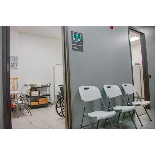Folding Chairs, Polyethylene, White, 350 lbs. Weight Capacity Nassau Supply