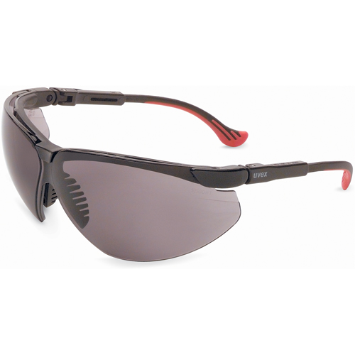 Lunettes de s&eacute;curit&eacute; Uvex Genesis avec lentilles HydroShield, Lentille Grise/fum&eacute;e, Antibu&eacute;e, R&eacute;pond ou surpasse la norme CSA Z94.3 Nassau Supply