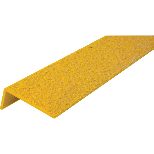 Rebords de marches antid&eacute;rapants Safestep, 2,75" la x 32" lo, Jaune Nassau Supply