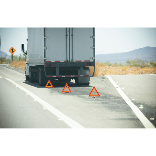 Ensemble de r&eacute;flecteurs triangulaires Nassau Supply