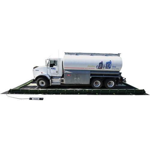 Berme de confinement secondaire pour v&eacute;hicules Ride-Side Berm, Capacit&eacute; 7500 gal. US, 20' la x 40' lo x 15" h, Support en L Nassau Supply