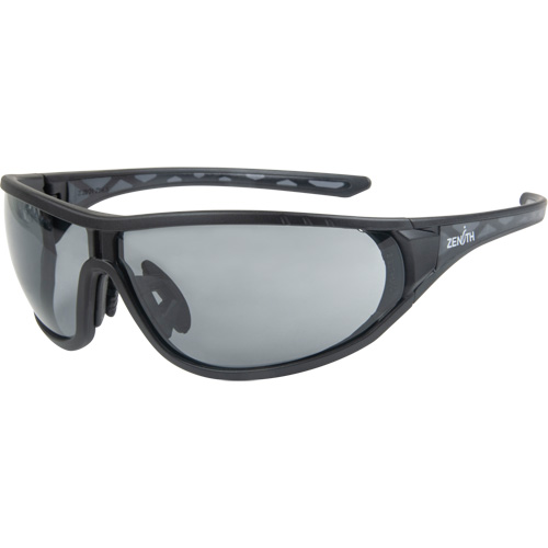 Lunettes de s&eacute;curit&eacute; de s&eacute;rie Z3000, Lentille Grise/fum&eacute;e, Anti-&eacute;gratignures, ANSI Z87+/R&eacute;pond ou surpasse la norme CSA Z94.3 Nassau Supply