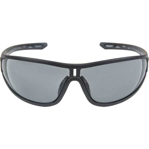 Lunettes de s&eacute;curit&eacute; de s&eacute;rie Z3000, Lentille Grise/fum&eacute;e, Anti-&eacute;gratignures, ANSI Z87+/R&eacute;pond ou surpasse la norme CSA Z94.3 Nassau Supply