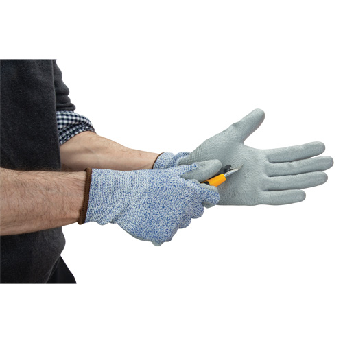 Gants &eacute;lastiques &eacute;cologiques r&eacute;sistants &agrave; la coupe, Taille 7, Calibre 13, Rev&ecirc;tement Polyur&eacute;thane, Enveloppe en PEHP/rPET, ASTM ANSI niveau A2 Nassau Supply