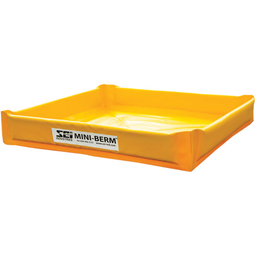 Berme de confinement compacte Mini-Berm en PVC jaune, Capacit&eacute; 34 gal. US, 3' la x 3' lo x 6" h Nassau Supply