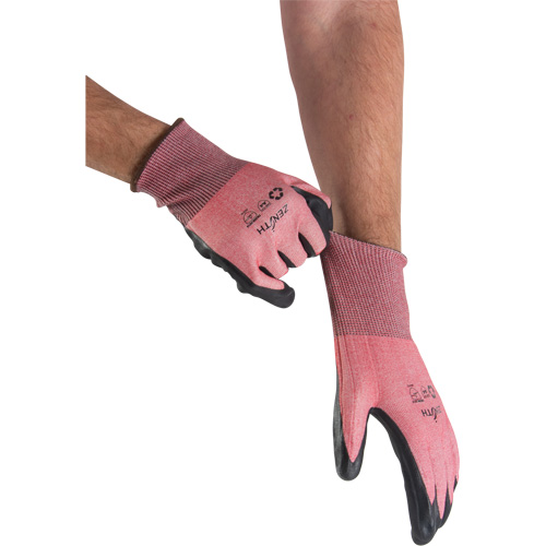Gants &eacute;cologiques, l&eacute;gers, et r&eacute;sistants &agrave; la coupe, &agrave; haute dext&eacute;rit&eacute;, Taille 10, Calibre 18, Rev&ecirc;tement Mousse de nitrile, Enveloppe en Acier inoxydable/PEHP/rPET, ASTM ANSI niveau A4 Nassau Supply