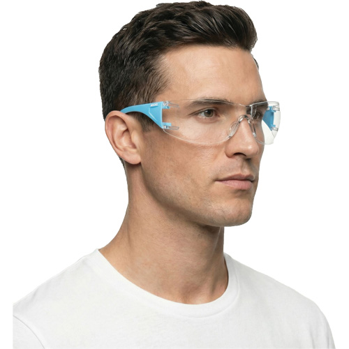 Lunettes de s&eacute;curit&eacute; bleu/blanc Adapt Lite, Lentille Transparent, Antibu&eacute;e/Anti-&eacute;gratignures, ANSI Z87+/R&eacute;pond ou surpasse la norme CSA Z94.3 Nassau Supply