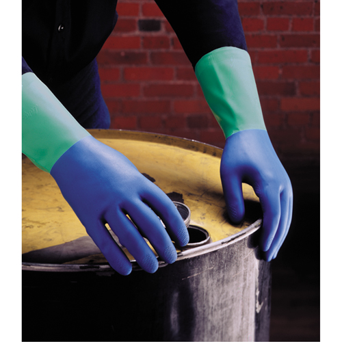 Gants Protector, Taille 6/Petit/6,5, 13" lo, Nitrile/Latex de caoutchouc, Doublure en Ouat&eacute;e, 28 mils Nassau Supply