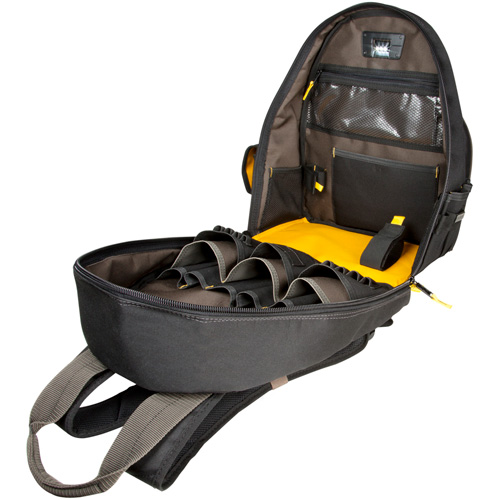 Sacs &agrave; dos pour outils Techgear &agrave; 53 pochettes, 16" lo x 13-1/4" la, Noir, Polyester Nassau Supply