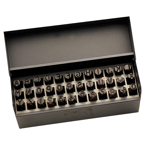 Jeu de lettres et num&eacute;ros pour estampage &agrave; la main, 36 morceaux Nassau Supply