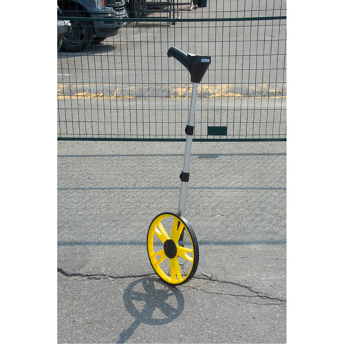Roue d'arpentage num&eacute;rique, 12,5"/31,8 cm, Gamme de 99999,9 m, Pieds/m&egrave;tres Nassau Supply