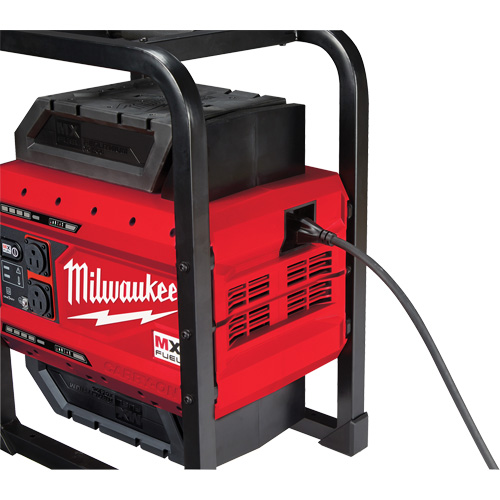 Bloc d'alimentation MX Fuel Carry-On, 1800 W/3600 W, Lithium-ion, 20-4/5" ha x 12" la x 15" p x 49,7 lb Nassau Supply