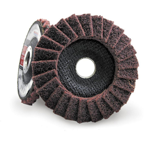 Disque &agrave; lamelles incurv&eacute; pour traitement de surface POWERBLEND SCD, 4-1/2" x 7/8", Type 29, Grain Moyen Nassau Supply