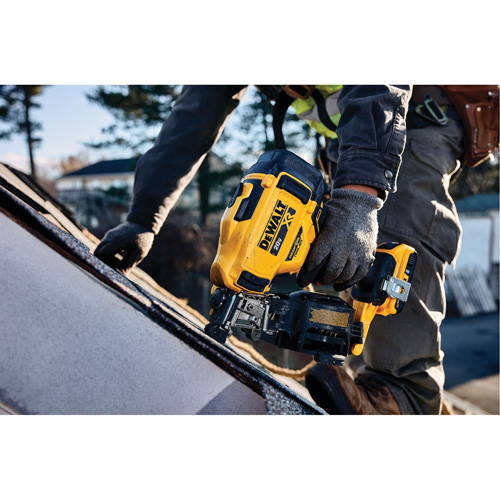 15° Cordless Coil Roofing Nailer Kit, 20 V, Lithium-Ion Nassau Supply