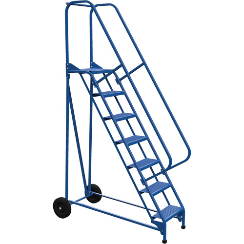 &eacute;chelle escamotable et portative Roll-A-Fold, 7 marches, Perfor&eacute;, Hauteur 70" Nassau Supply