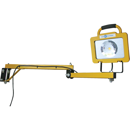 Lampe robuste pour quais, Bras 40", 38 W, Ampoule DEL, M&eacute;tal Nassau Supply