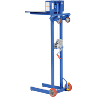 Empileur &agrave; plateforme, M&eacute;canisme Treuil manuel, Capacit&eacute; de 400 lb, Levage max de 58" Nassau Supply
