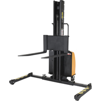 Gerbeur motoris&eacute; avec m&acirc;t &eacute;troit, Fonctionnement &eacute;lectrique, Capacit&eacute; 1500 lb, Lev&eacute;e max 63" Nassau Supply