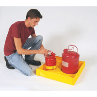 Flexible Ultra-Utility Tray&reg;, 12" L x 12" W x 4.8" H, 1.5 US Gal. Spill Capacity Nassau Supply