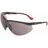 Lunettes de s&eacute;curit&eacute; Uvex Genesis avec lentilles HydroShield, Lentille Grise/fum&eacute;e, Antibu&eacute;e, R&eacute;pond ou surpasse la norme CSA Z94.3 Nassau Supply