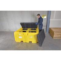 GRV Spill Pallet Plus avec drain, Capacit&eacute; de d&eacute;versement 365 gal. US, 62" x 62" x 28" Nassau Supply