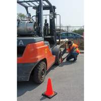 Premium Traffic Cone, 18", Orange SEB769 | Nassau Supply