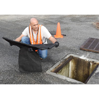 Bac de r&eacute;tention carr&eacute; Ultra-Drain Guard avec orifice de trop-plein, Huile & s&eacute;diments, 16" - 28" lo x 20" - 36" la Nassau Supply