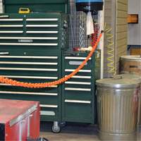 Ensemble de barri&egrave;re &agrave; chaîne magn&eacute;tique pour l'entrep&ocirc;t, Orange, Maillon de 2", 15' de long Nassau Supply