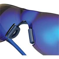 Lunettes de s&eacute;curit&eacute; Adapt Lite, Lentille Miroir bleu, Antibu&eacute;e/Anti-&eacute;gratignures, ANSI Z87+/R&eacute;pond ou surpasse la norme CSA Z94.3 Nassau Supply