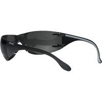 Lunettes de s&eacute;curit&eacute; Adapt Lite, Lentille Fum&eacute;e, Antibu&eacute;e/Anti-&eacute;gratignures, ANSI Z87+/R&eacute;pond ou surpasse la norme CSA Z94.3 Nassau Supply