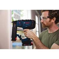 Brushless 18-Gauge Brad Nailer Kit with Standard Power Battery, 18 V, Lithium-Ion Nassau Supply