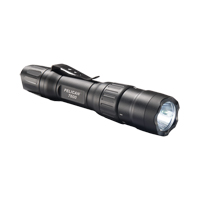 Lampe de poche tactique 7600, DEL, 944 lumens, Piles CR123 Nassau Supply